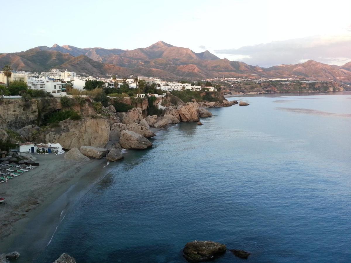Playa Torrecilla Piscina Centro 2 Habitaciones Nerja Kültér fotó