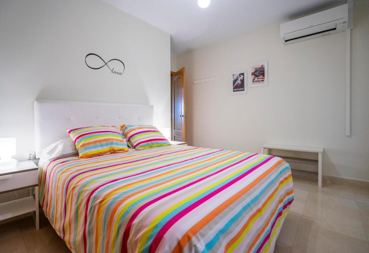 Playa Torrecilla Piscina Centro 2 Habitaciones Nerja Kültér fotó