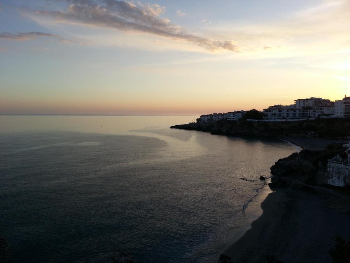 Playa Torrecilla Piscina Centro 2 Habitaciones Nerja Kültér fotó