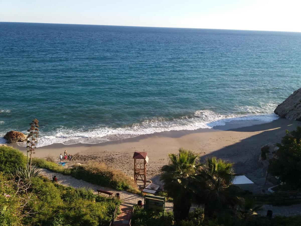 Playa Torrecilla Piscina Centro 2 Habitaciones Nerja Kültér fotó
